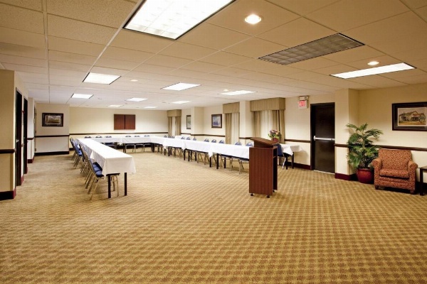 Lexington Inn and Suites image 11