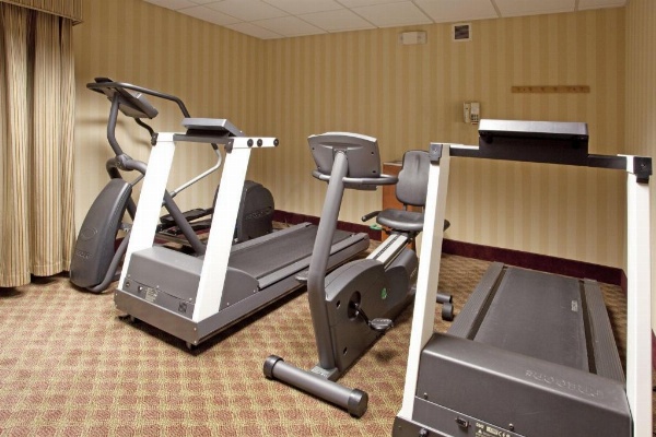 Lexington Inn and Suites image 14