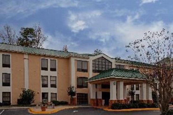 Lexington Inn and Suites image 22