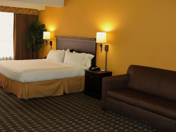 Lexington Inn and Suites image 24