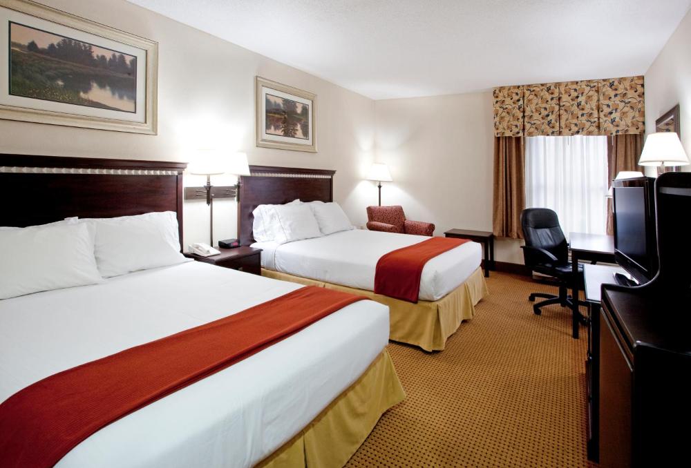 Quadruple Room with Two Queen Beds - Non Smoking/Interior Hall