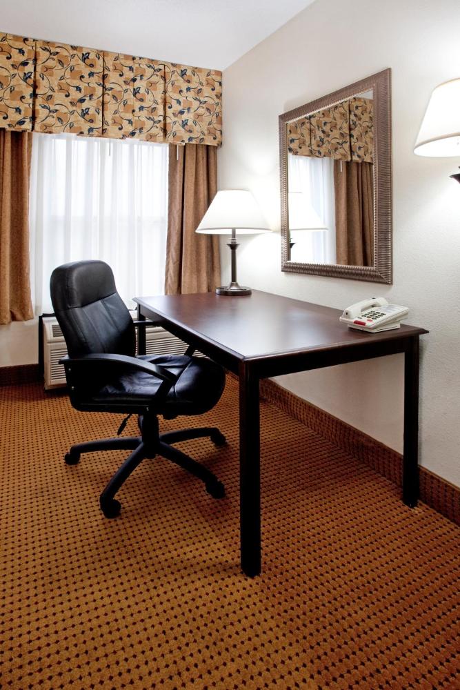 Room image 4